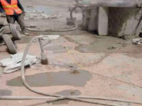 宁江水泥混凝土路面板底注浆技术 路面脱空注浆整治方案
